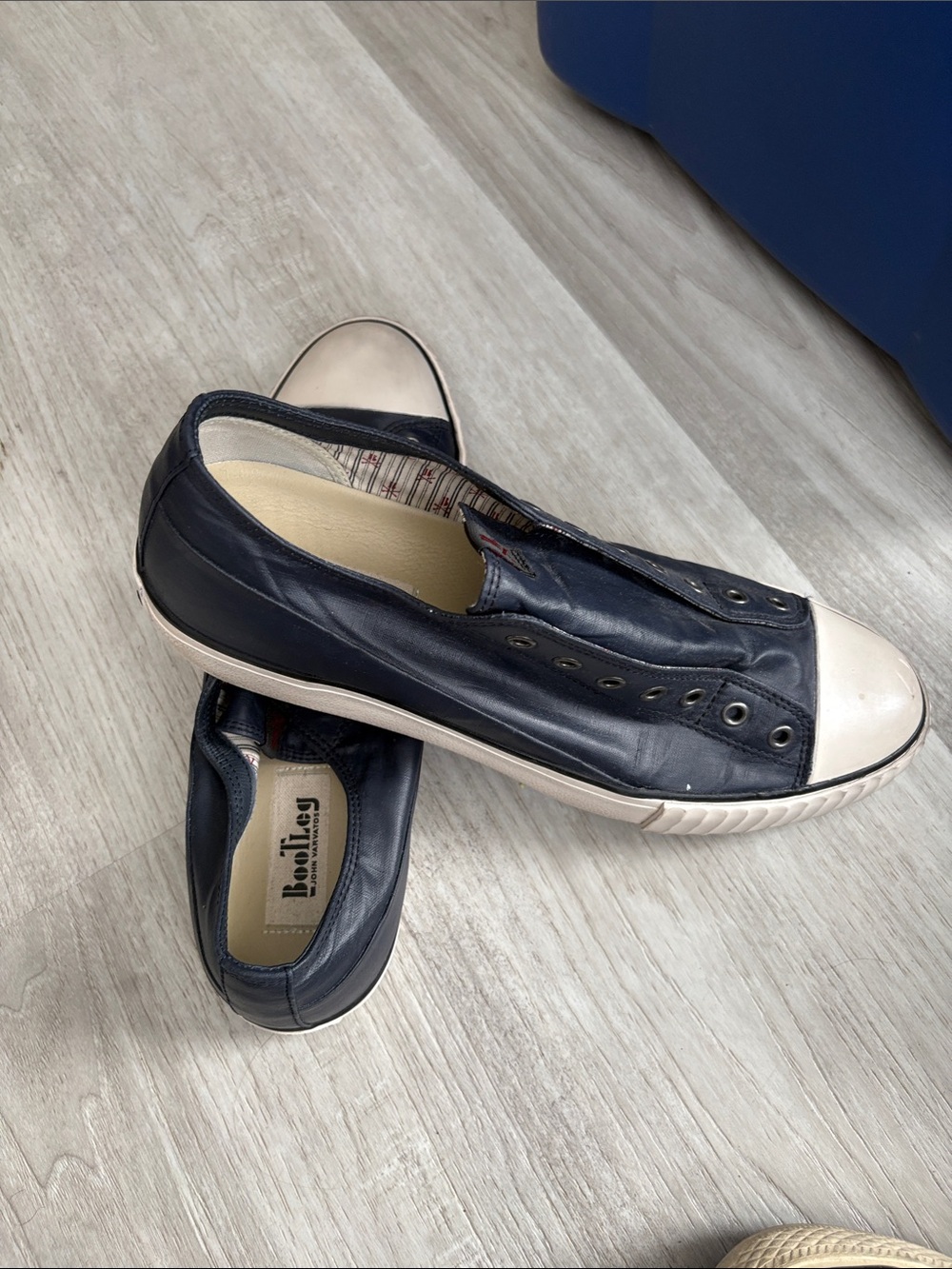 Men’s John Varvatos Navy Leather Slip-On Sneakers with Cream Accents